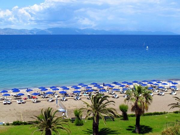 Отель для отдыха с детьми Sun Beach Resort Complex (Родос, Греция) территория