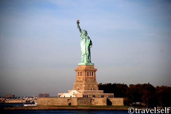 Статуя Свободы в Нью Йорке фото