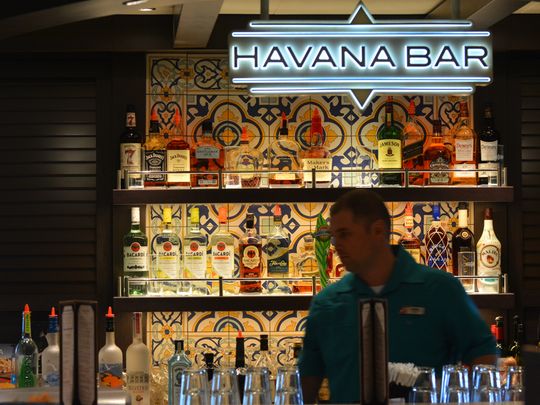 photo Havana Bar aboard the Carnival Vista