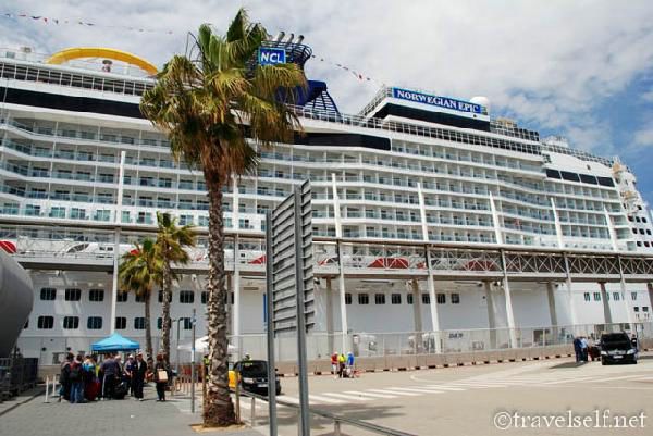 cruise port liner