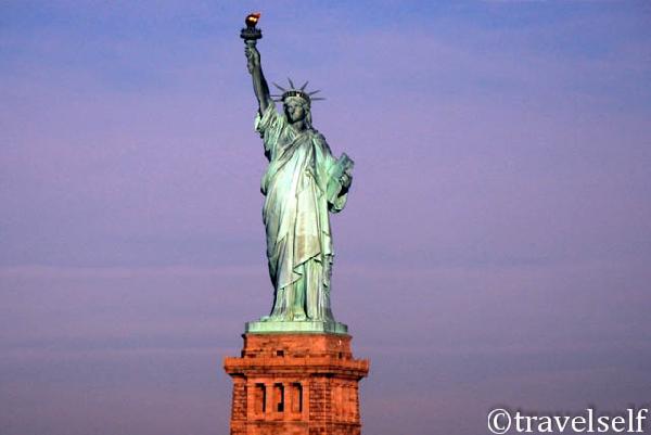 Статуя Свободы фото Нью-Йорк США