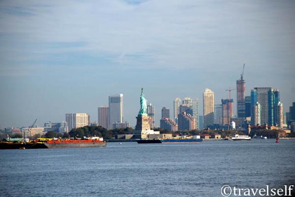 Photo of the Statue of Liberty in New York picture